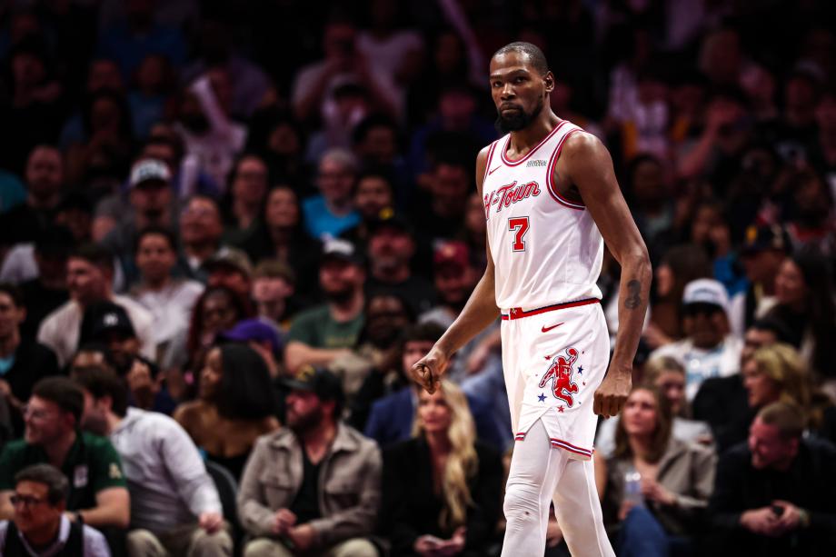 开云娱乐-杜兰特35+8格威20+9 火箭客场险胜黄蜂